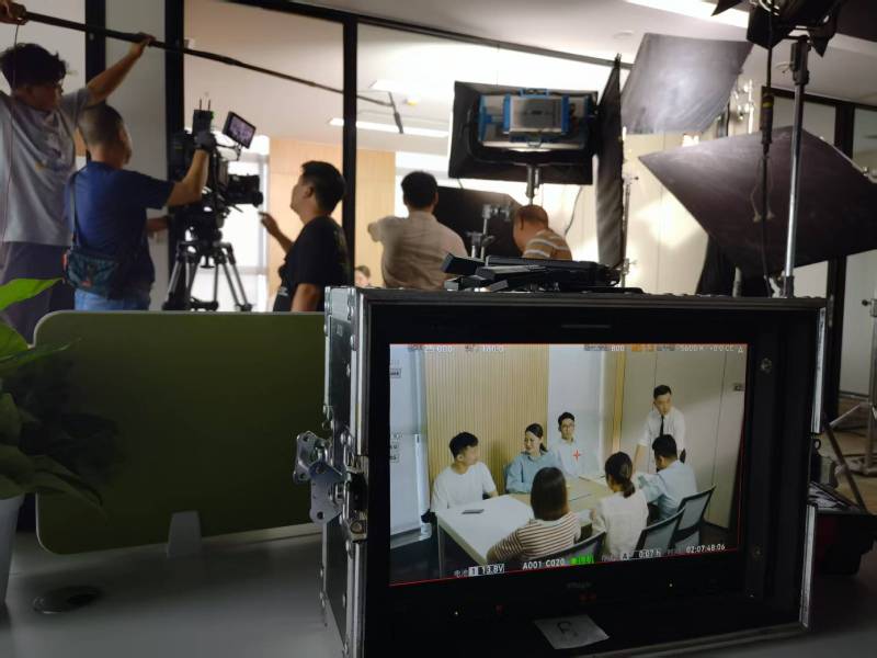 沙依巴克区TVC拍摄公司：科技产品视觉化大师，诠释未来感与功能美学
